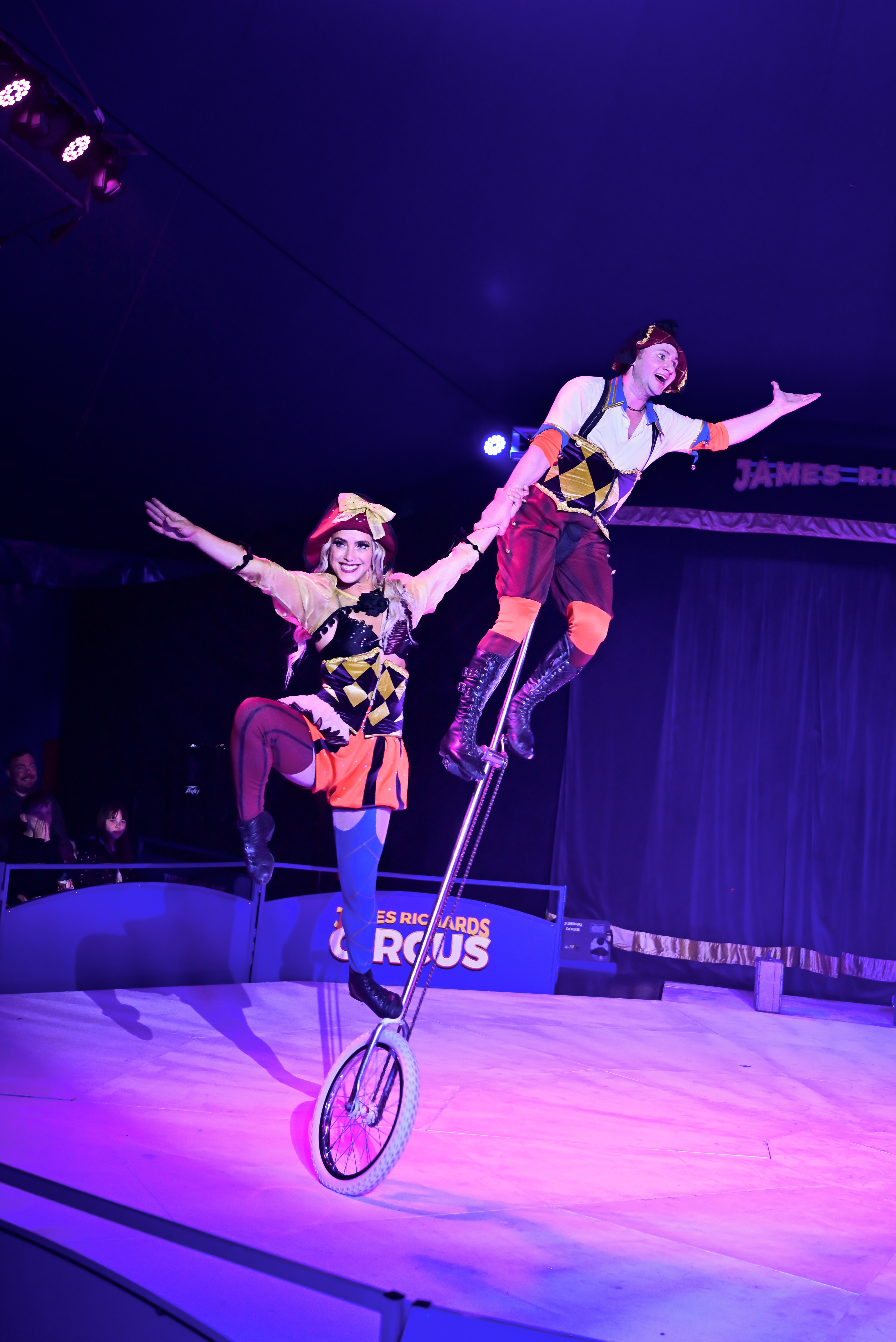 3. Weihnachtscircus Mönchengladbach - Gutschein im Wert von 100,00 € für den Ticketshop