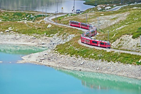 8-tägiger Schweizurlaub inklusive vier fantastischen Panoramabahnreisen  für 2 Personen