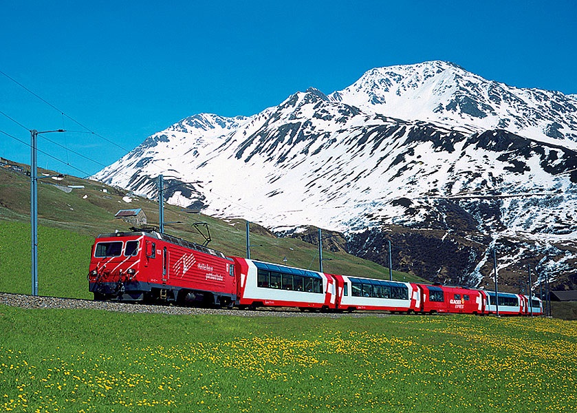 6 Tage / 5 Nächte Busreise inkl. Haustürabh. Bernina- & Glacier Express für 2 Personen 2026
