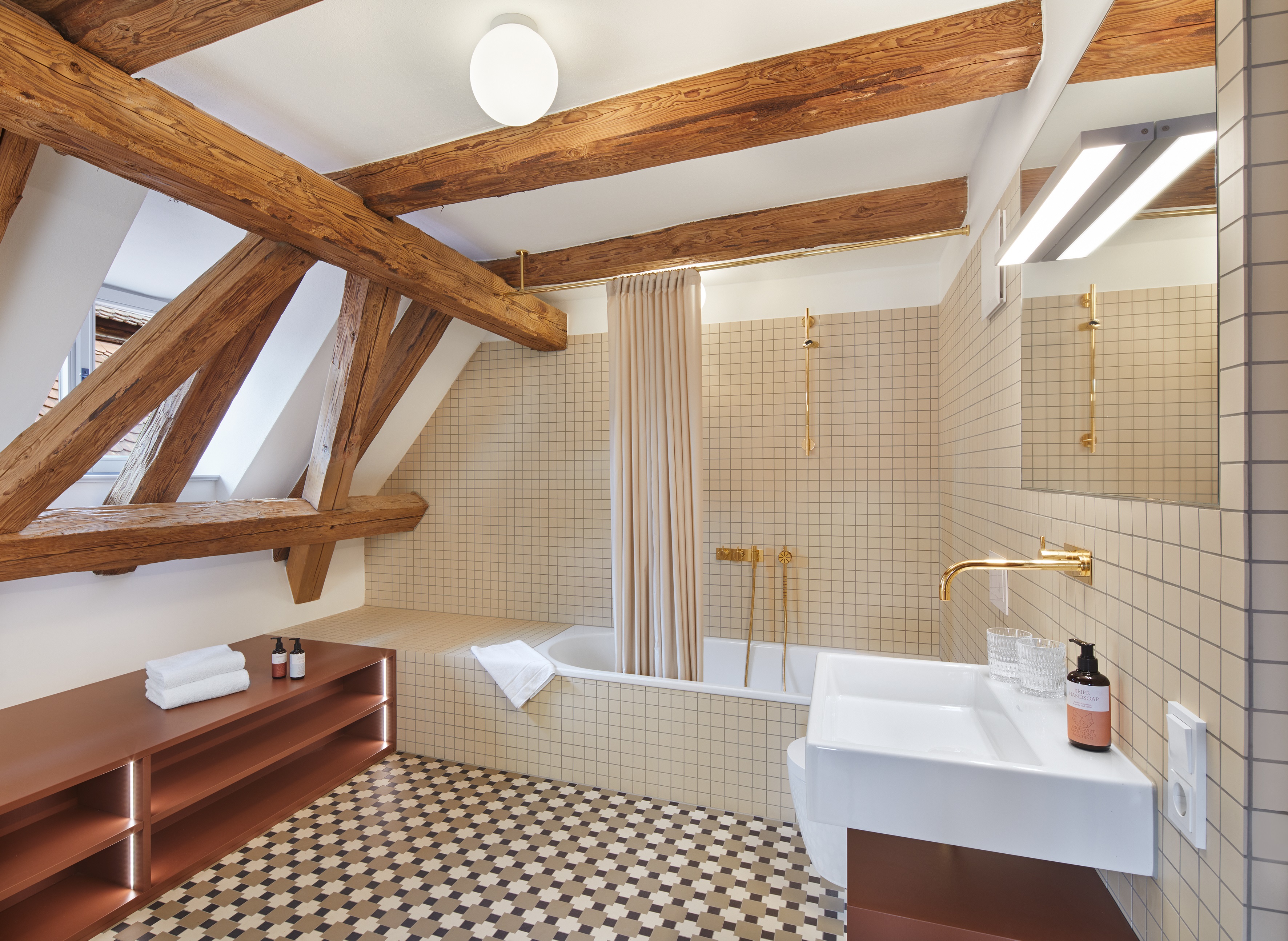 600 Euro Wertgutschein für das Hotel Engelwirt in Berching/Oberpfalz 600 Euro Wertgutschein für das Hotel Engelwirt in Berching/Oberpfalz