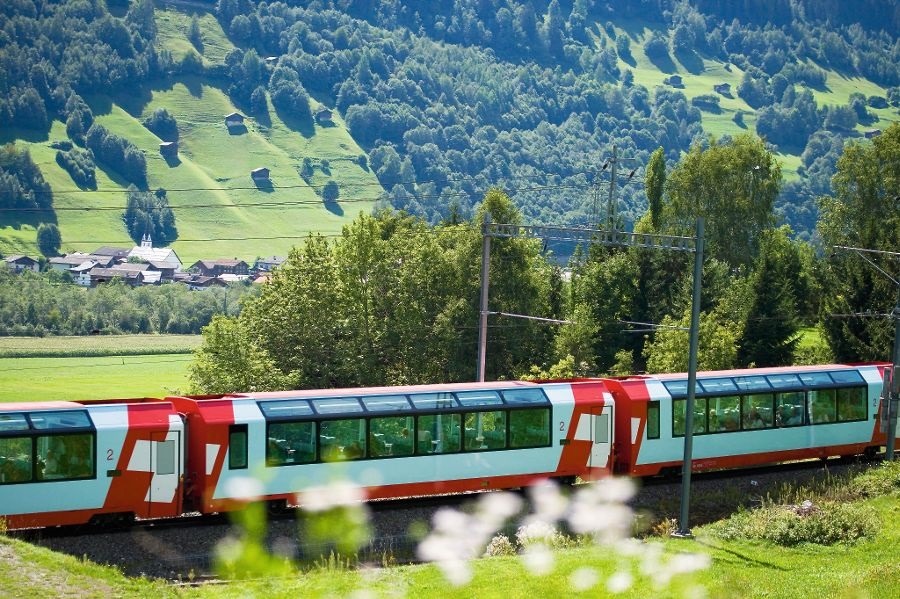 6 Tage / 5 Nächte Busreise inkl. Haustürabh. Bernina- & Glacier Express für 2 Personen 2026