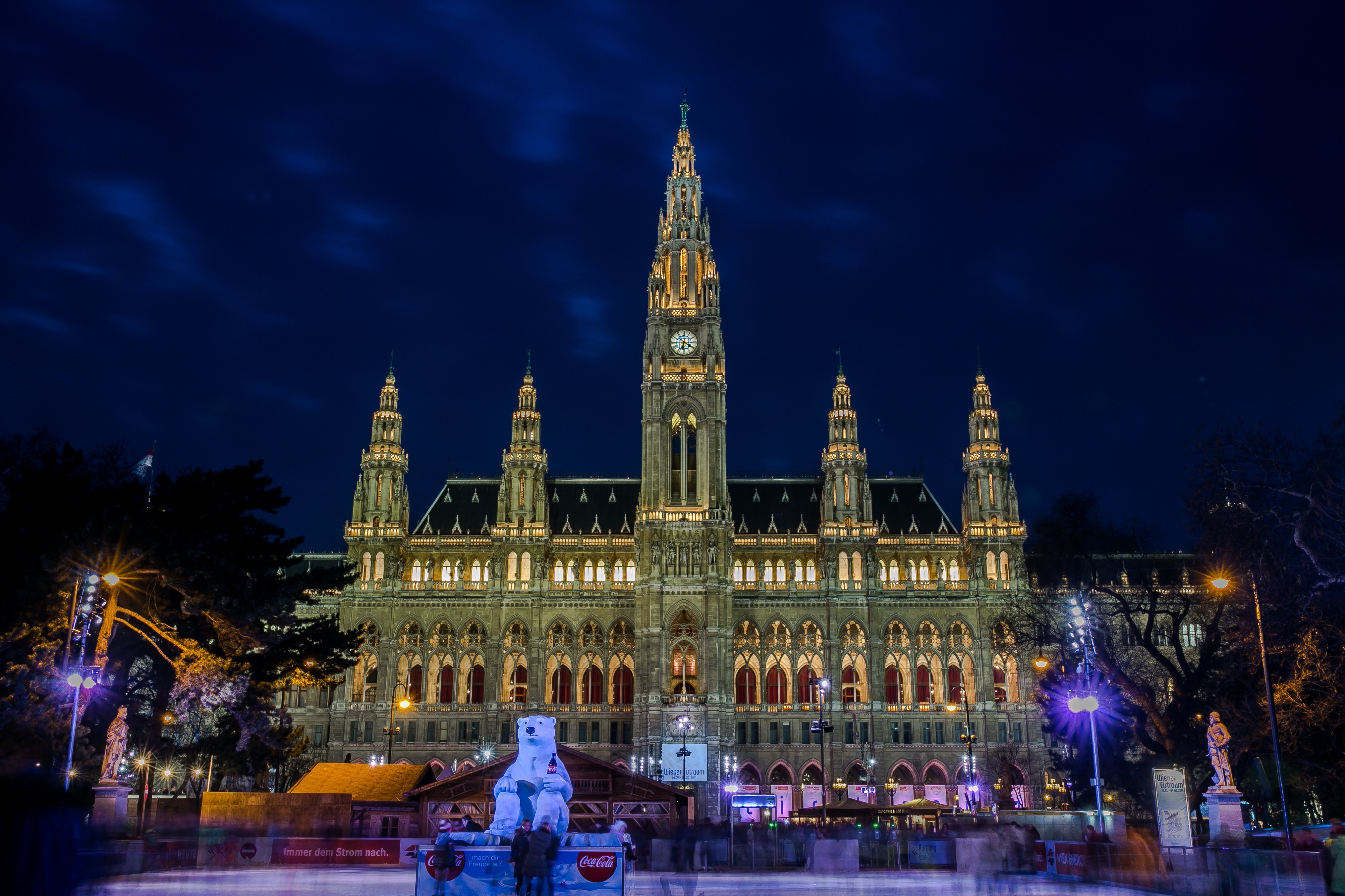 Advent-Kreuzfahrt von Passau bis Wien für 2 Personen inkl. Vollpension in der 2-Bett-Hauptdeck-Kabine wahlweise inkl. Ausflugspaket oder Bordguthaben