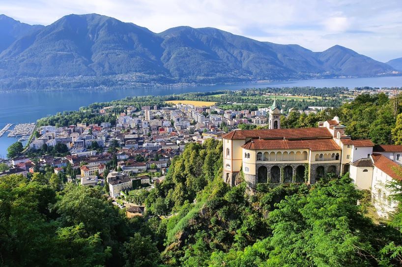 Im Bernina Express von Tessin nach Graubünden - 9-tägige Alpenreise von Zugprofi