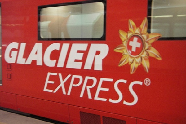 6-tägige Alpen-Panorama-Bahnreise inklusive Glacier und Bernina Express für 2 Personen