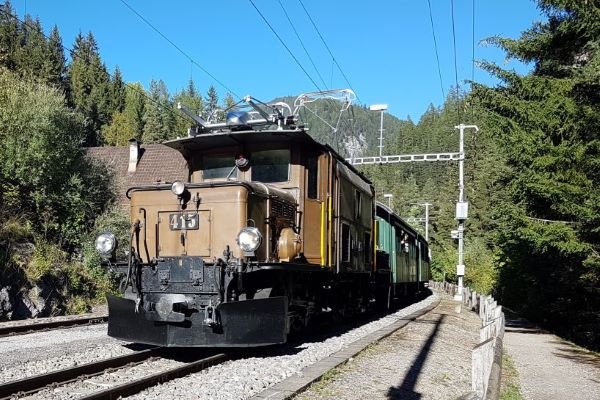Im Bernina Express von Tessin nach Graubünden - 9-tägige Alpenreise von Zugprofi
